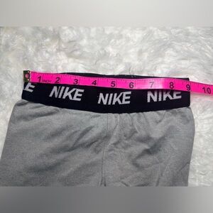 ✅Bundle & save on shipping! 
Nike Kids -Black and Gray Leggings